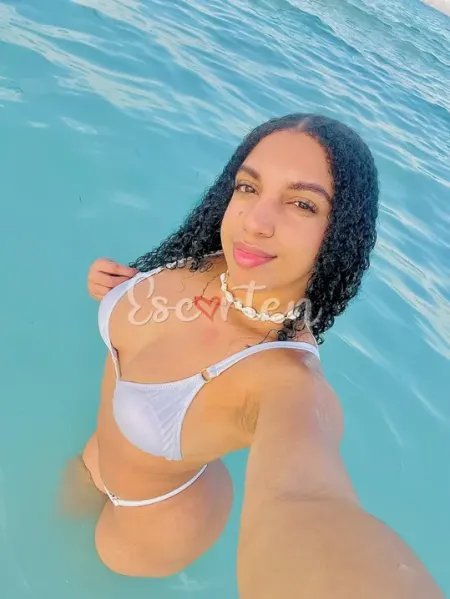 Escort CHANEL