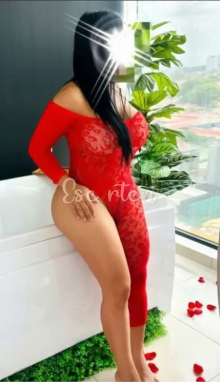 Escort CLARA